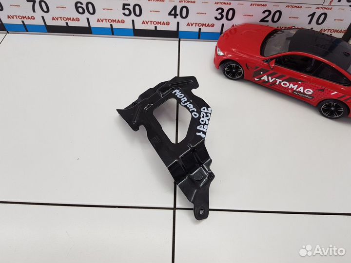 Кронштейн блока управления двигателем