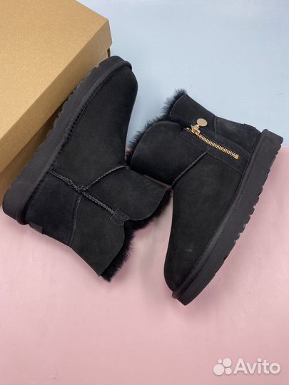 UGG женские с молнией Mini Zip черные