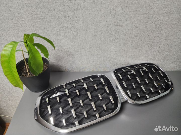 Решетка радиатора BMW X1