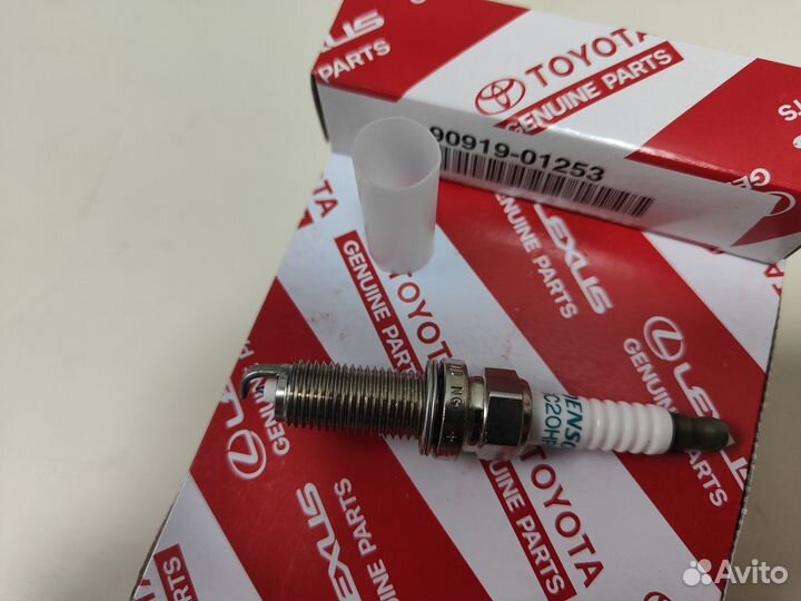 Свечи зажигания Toyota оригинал, 90919-01253