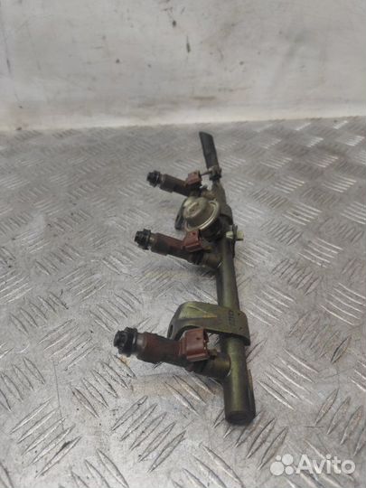 Топливная рампа Subaru Outback 3.0 EZ30 2004