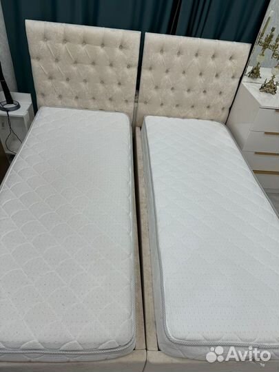 Кровать с матрасом новая
