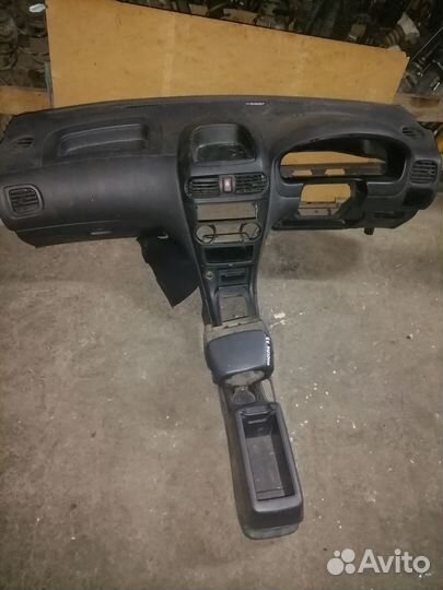 Панель торпеда Ниссан ад