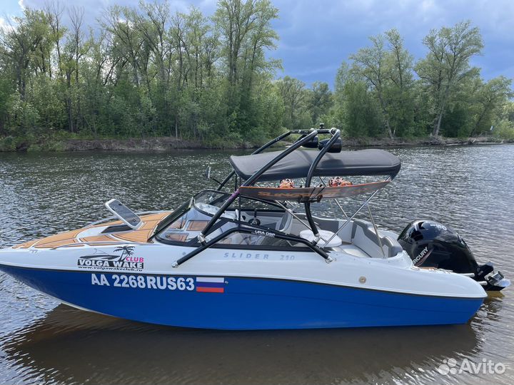 Прогулки на катере по Волге