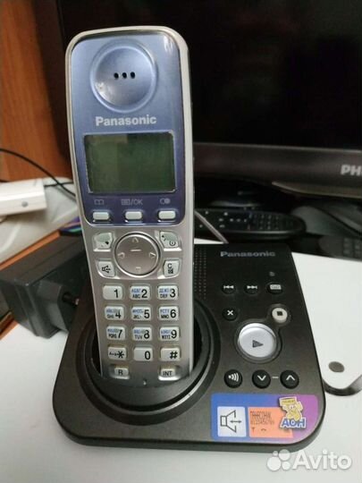 Радиотелефон Panasonic с автоответчиком