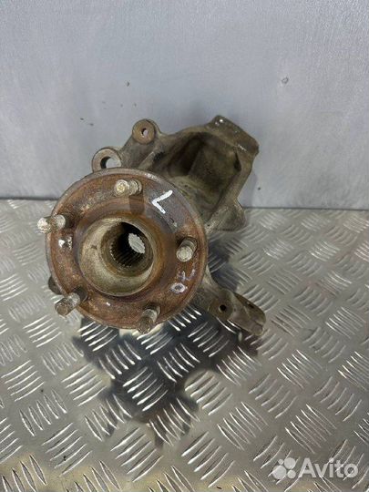 Кулак передний левый Ford Focus 3