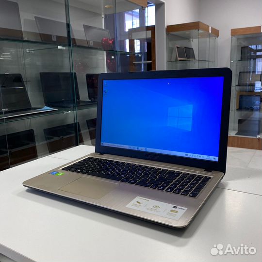 Ноутбук Asus Vivobook (мало б/у)