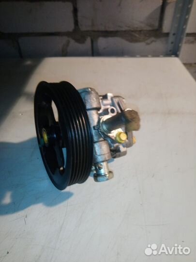 Насос гур Mitsubishi 4B10 4B11 4B1