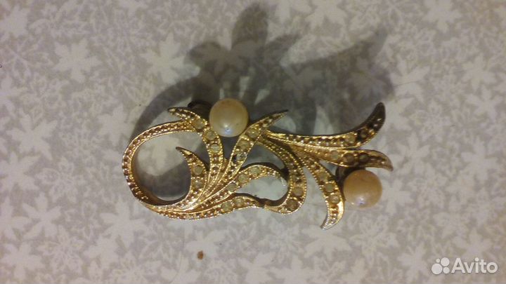 Броши разные