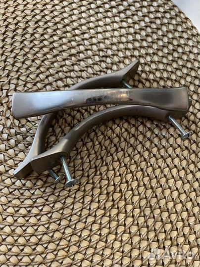 Мебельная ручка