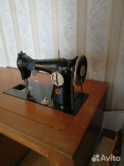Швейная машина Подольск ножная