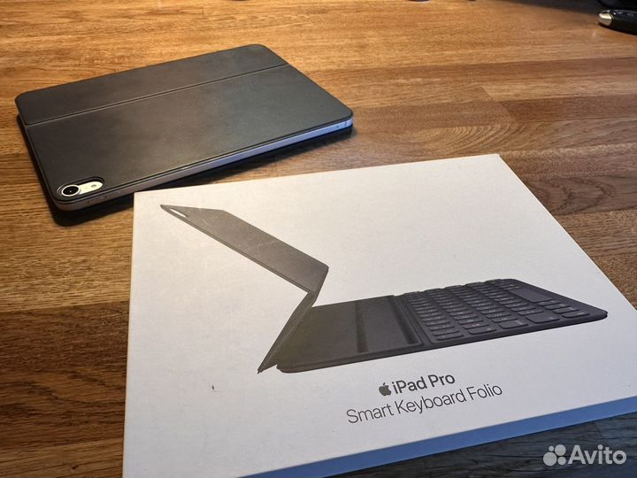 Apple pencil 2 iPad smart folio keyboard