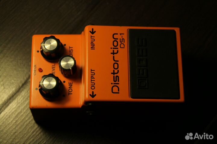 Гитарная педаль Boss Distortion DS-1