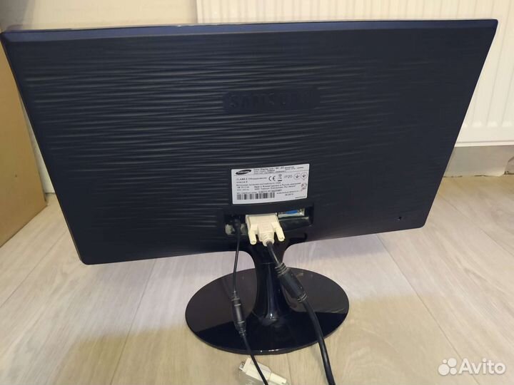 Монитор Samsung