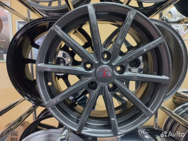 Новые диски alcasta M61g 6.5x16/5x114.3 ET43 D67.1