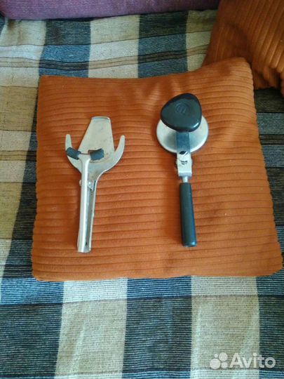 Закаточная машинка+ приспособление для открывания