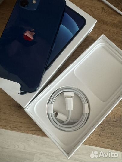 iPhone 12, 64 ГБ