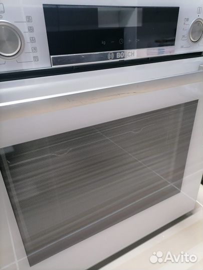 Новый духовой шкаф белый Bosch HBG517EW0R