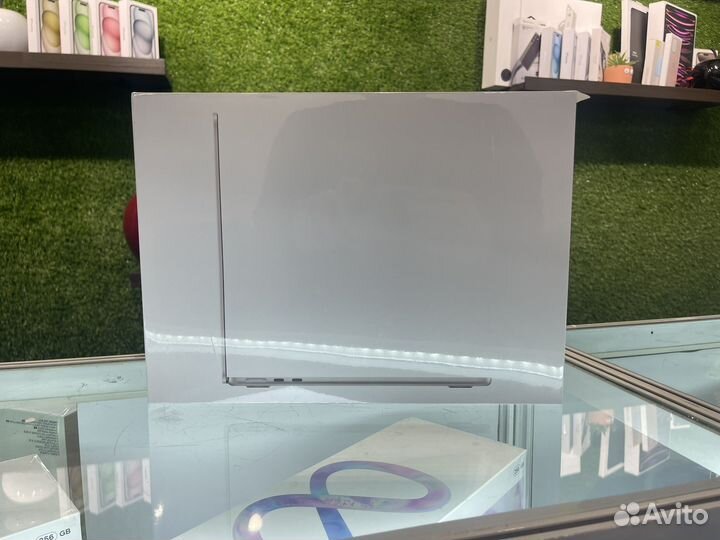 Macbook air 13 m2 8 256 Starlight