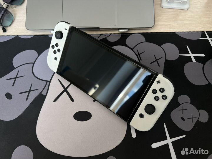 Nintendo switch oled (белая)
