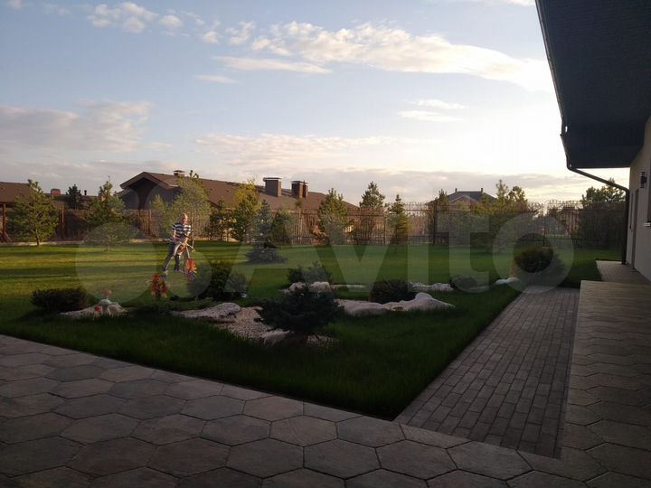 Коттедж 390 м² на участке 15,8 сот.