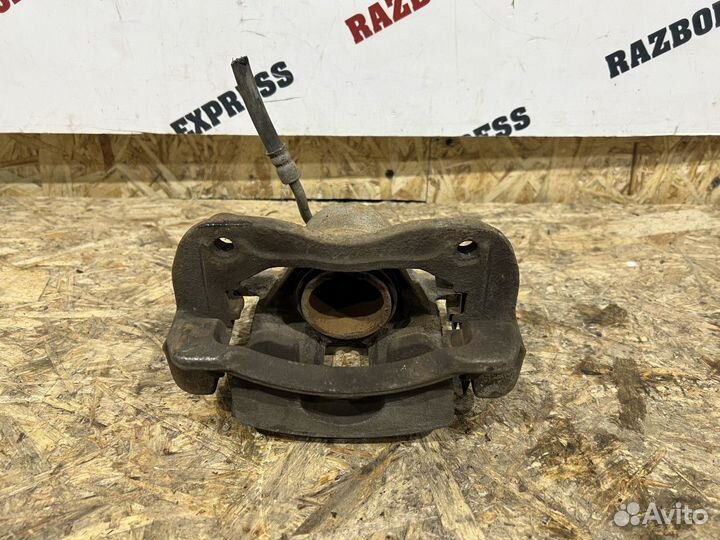 Суппорт тормозной передний правый Hyundai Solaris