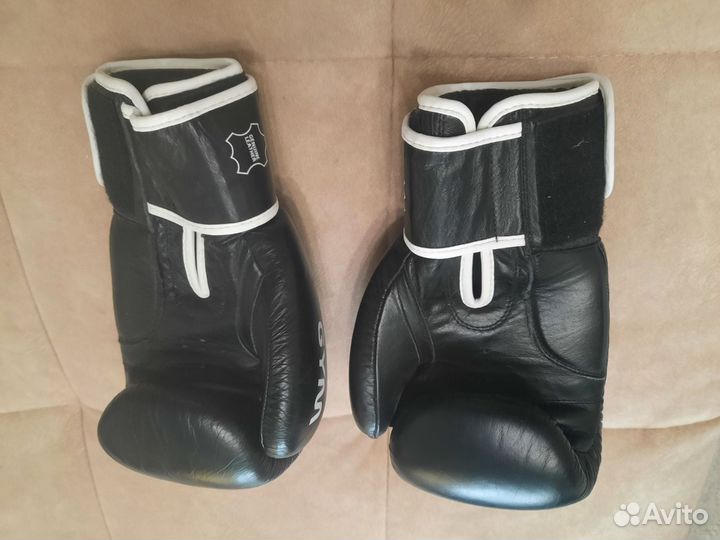 Боксерские перчатки 14 oz кожа