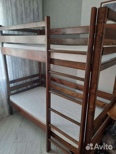 Кровать двухьярусная