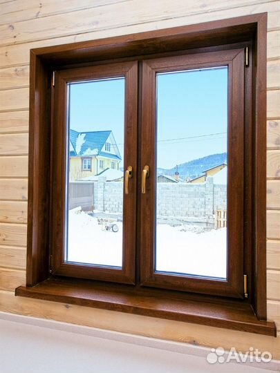 Цветное пластиковое окно в панельном доме