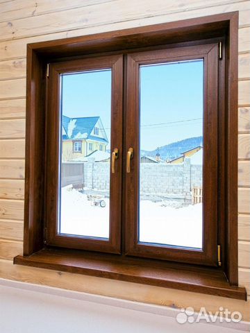 Цветное пластиковое окно в панельном доме