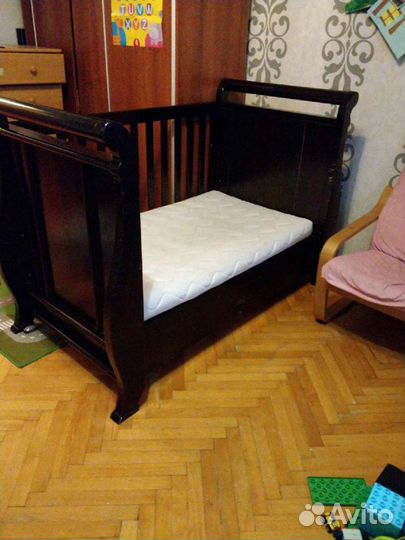 Детская кроватка