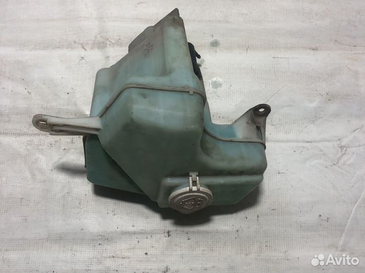 Бачок омывателя mitsubishi diamante