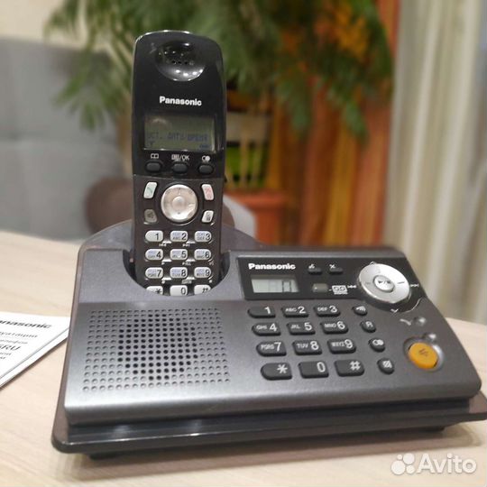 Стационарный телефон с автоответчиком Panasonic