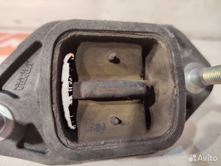 Подушка кпп Honda Accord 8 рест. 2012