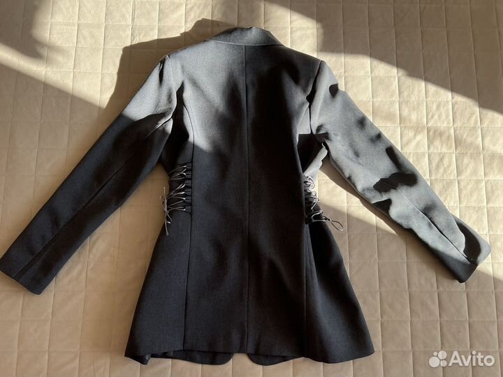 Пиджак приталенный со шнуровкой