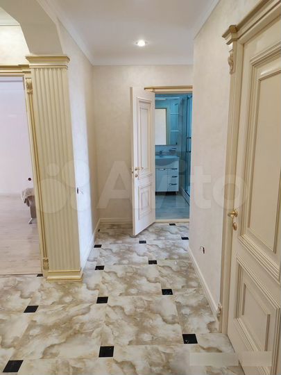 3-к. квартира, 100 м², 1/5 эт.