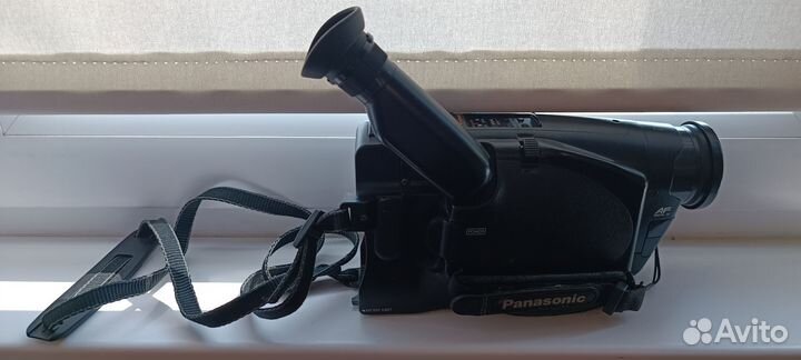 Кассетная видеокамера