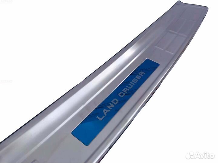 Накладка на задний бампер Toyota LC 200 S2981
