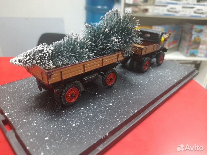Mercedes Unimog Christmas Edition 2005 1:43 Schuco