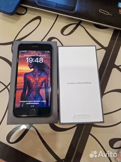 Продам iPhone 8 64Gb