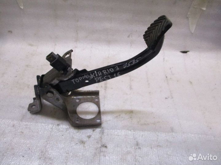 Педаль тормоза Kia Rio 3 (UB\QB)