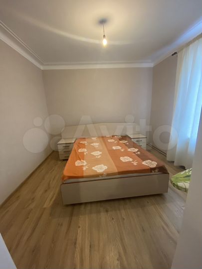 Комната 33 м² в 3-к., 1/2 эт.