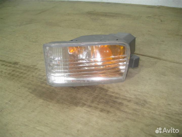 Поворотник левый Toyota RAV4 A2 2003