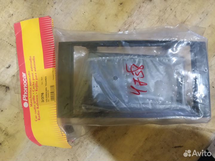 Накладка рамка магнитолы wv touareg 10-18