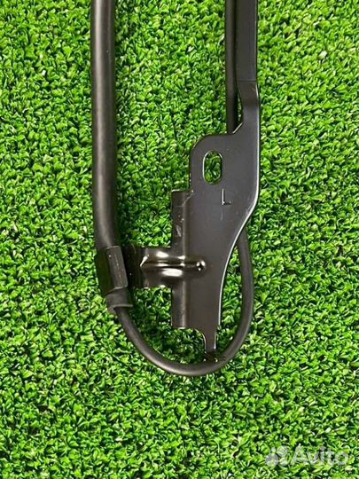 Датчик скорости передний левый Toyota Highlander