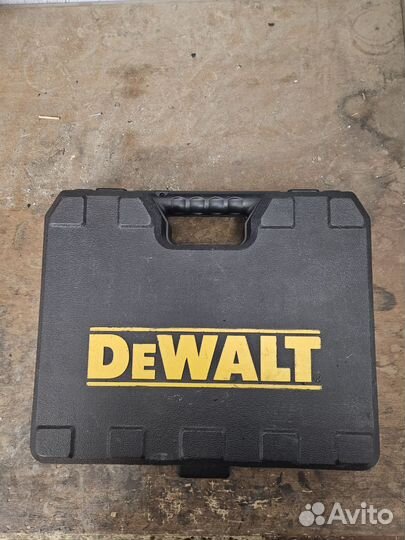 Шуруповерт Dewalt