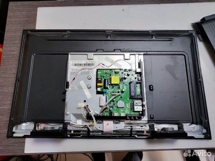 Телевизор Amcv LE-32ZTH09 (По запчастям)