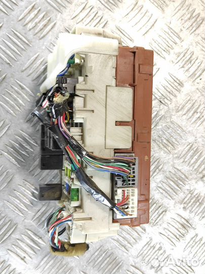 Блок предохранителей салонный Mitsubishi Lancer 9