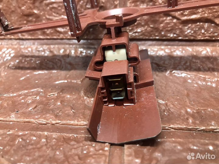 Доводчик аквастоп для стиральноц машины Hansa