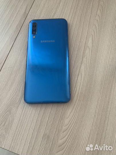 Samsung Galaxy A50, 4/64 ГБ